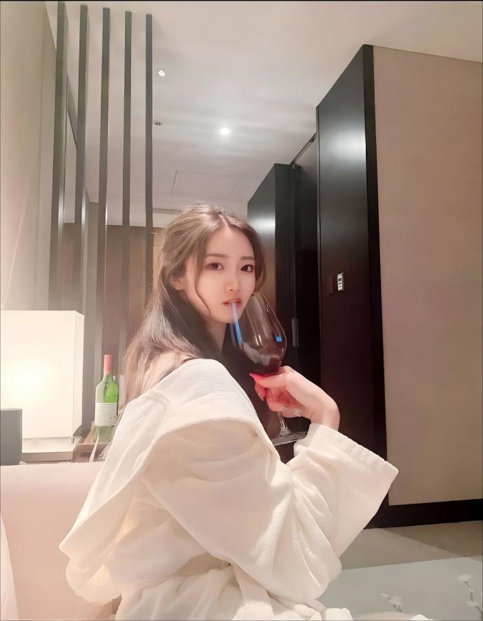 两个男人睡一个女人什么心理呢,免费高清播放